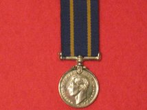 MINIATURE CANADA ROYAL CANADIAN MOUNTED POLICE RCMP LONG SERVICE MEDAL GVI