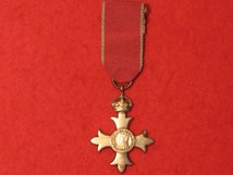 MINIATURE MBE MEMBER OF THE BRITISH EMPIRE KINGS CROWN CONTEMPORARY MEDAL WITH CIVILIAN RIBBON GVF