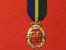 FULL SIZE EFFICIENCY DECORATION POST 1969 EIIR REPLACEMENT MEDAL
