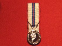 MINIATURE COURT MOUNTED QUEENS SILVER JUBILEE MEDAL 1977