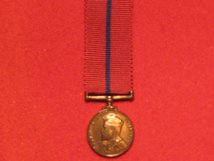 MINIATURE CORONATION POLICE MEDAL 1902 POLICE AND AMBULANCE CONTEMPORARY MEDAL GVF