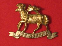 THE QUEENS REGIMENT BUFFS CAP BADGE