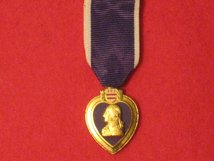 MINIATURE USA PURPLE HEART MEDAL