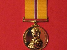 FULL SIZE COMMEMORATIVE QUEENS GOLDEN JUBILEE 2002 MEDAL