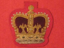 NUMBER 1 DRESS WO2 COMPANY SARNT MAJOR CSM CROWN GOLD ON SCARLET BADGE