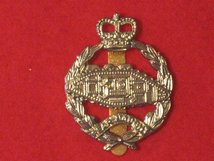 ROYAL TANK REGIMENT RTR CAP BADGE QC