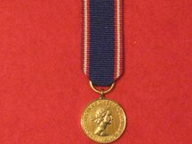 MINIATURE ROYAL VICTORIAN MEDAL RVM EIIR GOLD