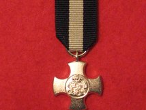 MINIATURE DISTINGUISHED SERVICE CROSS MEDAL DSC GV MEDAL