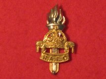 ROYAL ARMY EDUCATIONAL CORPS RAEC CAP BADGE KC.