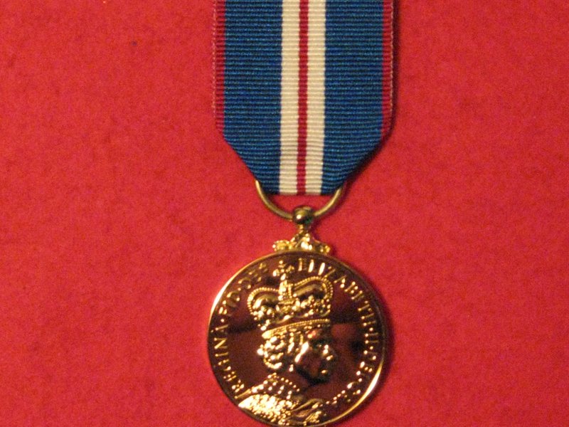 thumbnail image 2 of 1952 2002 Queen Elizabeth II Gold Jubilee Coin Medal COA Old Spare Royalty Nice 2 of 9