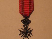 MINIATURE BELGIUM CROIX DE GUERRE MEDAL WW2