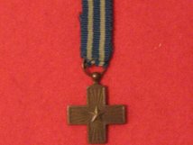 MINIATURE ITALY WAR MERIT CROSS MEDAL