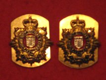 ROYAL LOGISTICS CORPS RLC REGIMENT MILITARY COLLAR BADGES OFFICERS COLOURED CENTRE