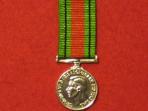 MINIATURE DEFENCE MEDAL WORLD WAR 2 WW2