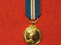 MINIATURE QUEENS GOLDEN JUBILEE MEDAL 2002 QGJM