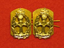 QUEENS ALEXANDRAS ROYAL ARMY NURSING CORPS QARANC REGIMENT MILITARY COLLAR BADGES