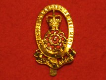 THE QUEENS LANCASHIRE REGIMENT CAP BADGE