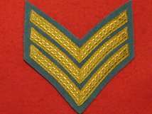 MESS DRESS 3 BAR SERGEANT CHEVRON GOLD ON POMPADOUR BLUE BADGE