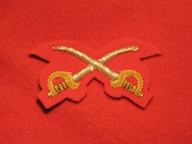 MESS DRESS CROSSED SWORDS GOLD ON SCARLET RED BADGE