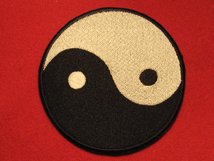 YING AND YANG BLACK AND WHITE CIRCLE CLOTH BADGE