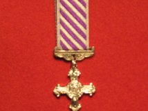 MINIATURE DISTINGUISHED FLYING CROSS DFC MEDAL EIIR