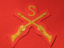 NUMBER 1 DRESS CROSSED RIFLES SNIPER GOLD ON SCARLET RED BADGE