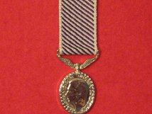 MINIATURE DISTINGUISHED FLYING MEDAL DFM GVI