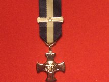MINIATURE DISTINGUISHED SERVICE CROSS MEDAL DSC MEDAL EIIR WITH 2ND BAR AWARD