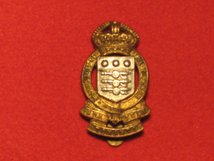 ROYAL ARMY ORDNANCE CORPS RAOC CAP BADGE KC POST 1947