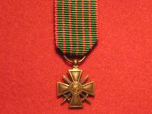 MINIATURE FRENCH CROIX DE GUERRE MEDAL WORLD WAR 1 MEDAL 