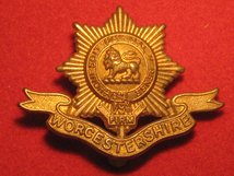 WORCESTERSHIRE REGIMENT CAP BADGE WW1