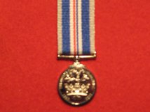 MINIATURE COMMEMORATIVE QUEENS PLATINUM JUBILEE MEDAL