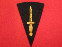 NUMBER 1 DRESS COMMANDO DAGGER GOLD ON BLACK BADGE