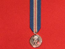 MINIATURE QUEENS GALLANTRY MEDAL QGM MEDAL EIIR