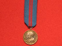 MINIATURE CORONATION MEDAL 1911 MEDAL GVF
